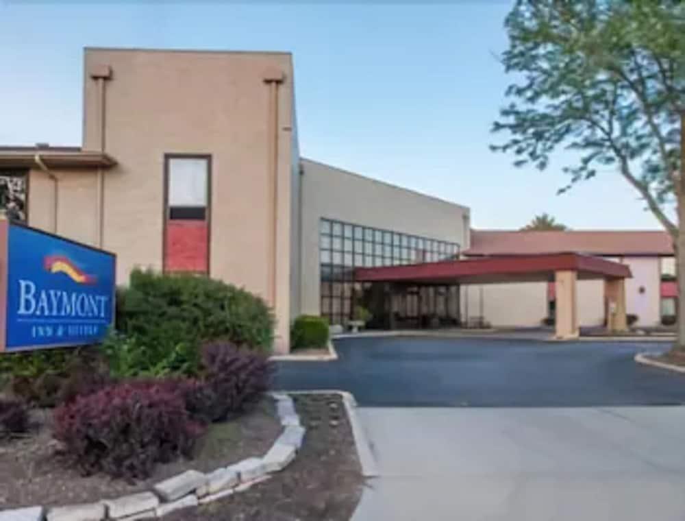 Clarion Pointe Bloomington-Normal Near I-55 And University מראה חיצוני תמונה